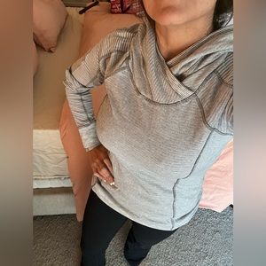 Lululemon base runner pullover size 10